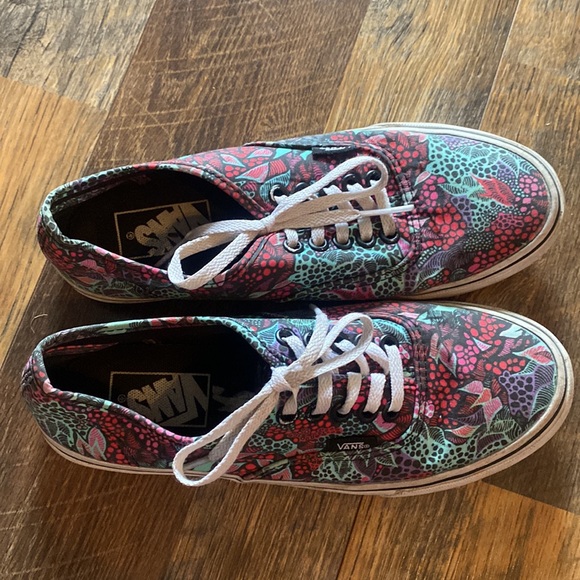 Vans tropical type print size 5 Mens and 6.5 woman’s - Picture 2 of 5